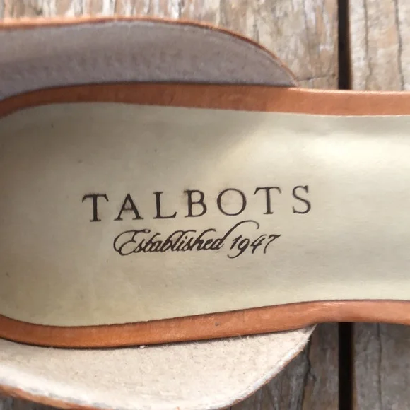 Talbots 100% genuine, leather tan sandal size 10 b - Picture 2 of 8